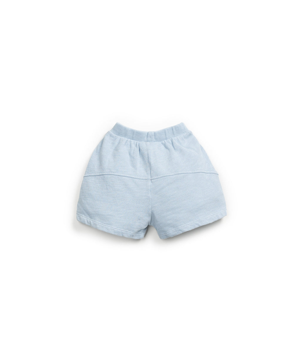 Pantalón corto azul claro