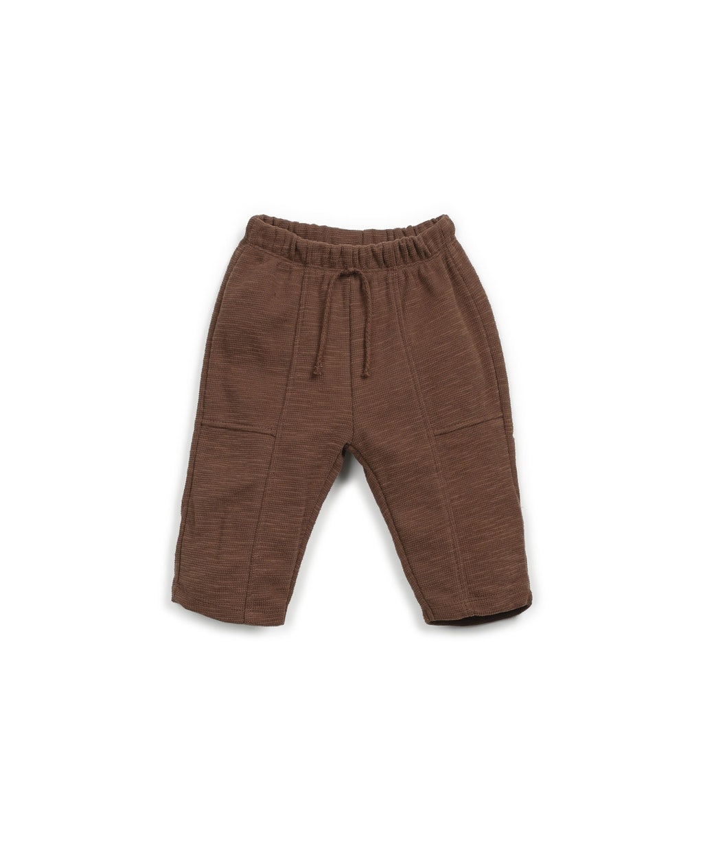 Pantalón marrón punto