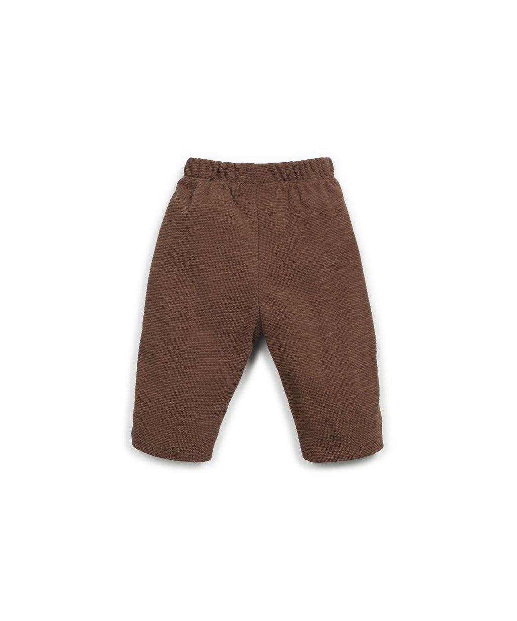 Pantalón marrón punto