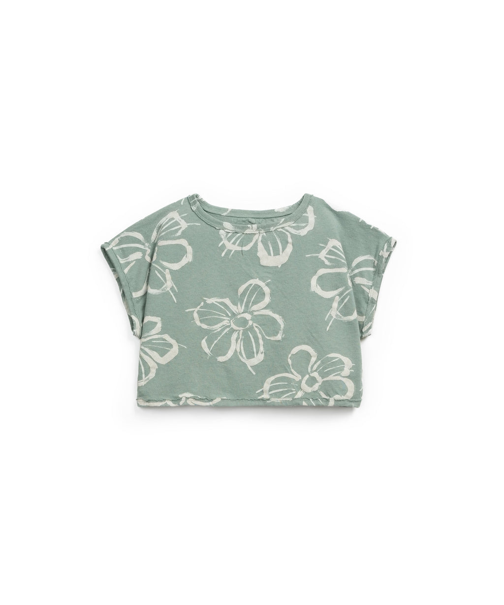 Camiseta verde con estampado floral