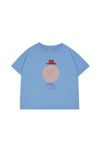 Camiseta manga corta azul con un personaje divertido en medio 