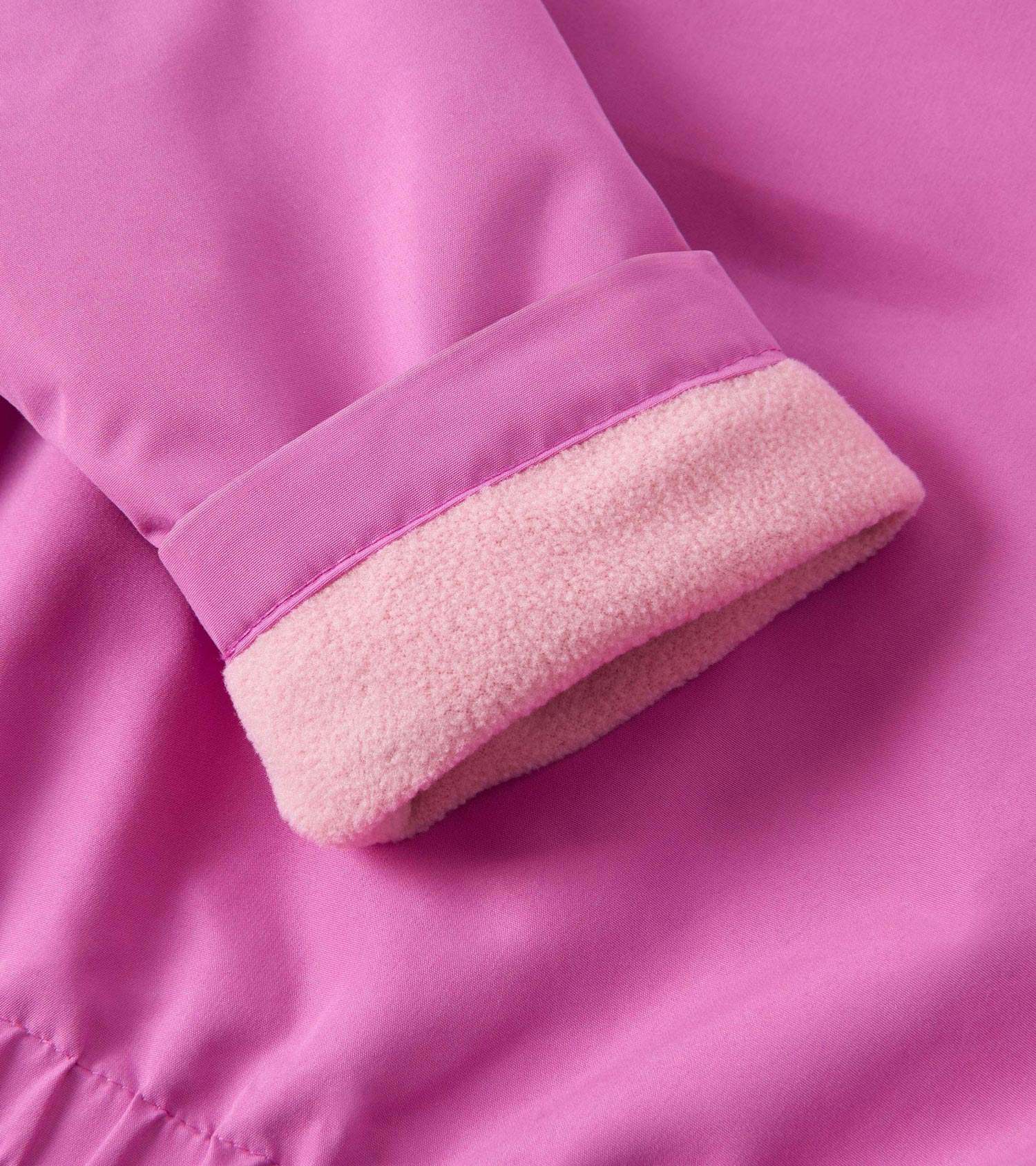 Chaqueta impermeable rosa corazones cisne