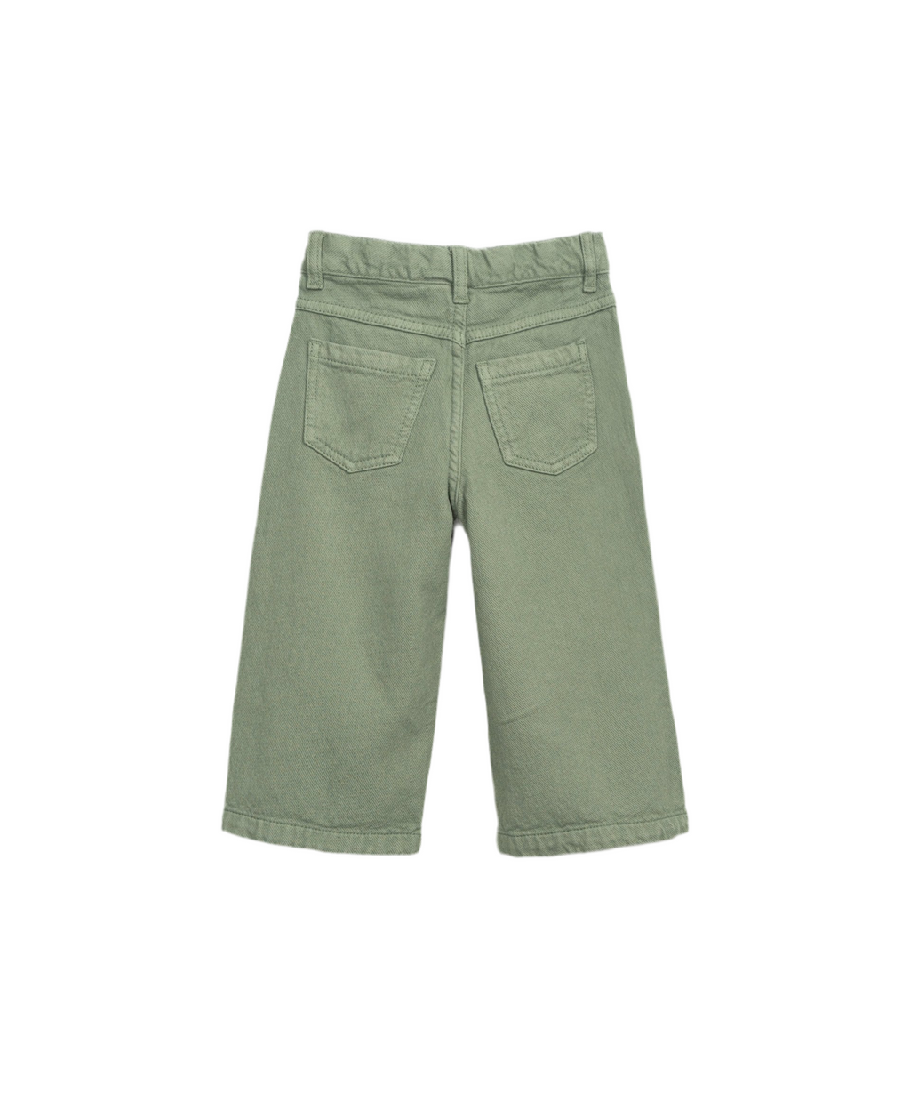 Pantalón verde de sarga con bolsillos