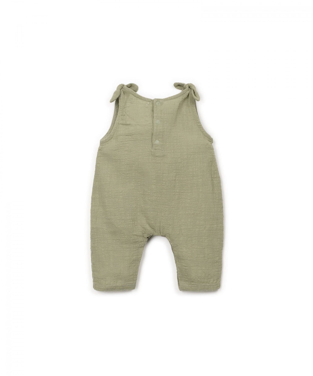 Mono de tirantes y pantalón largo verde