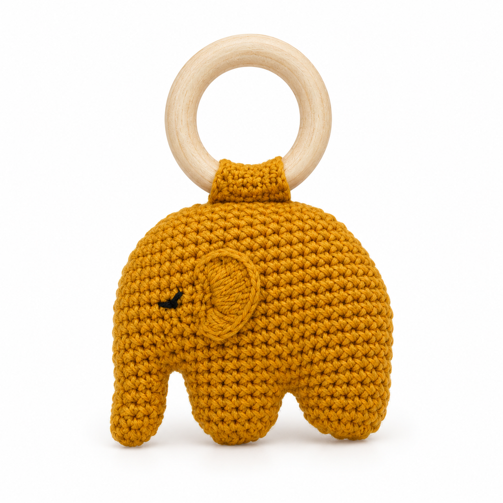 Sonajero elefante de crochet MONPETIT mostaza con aro de madera