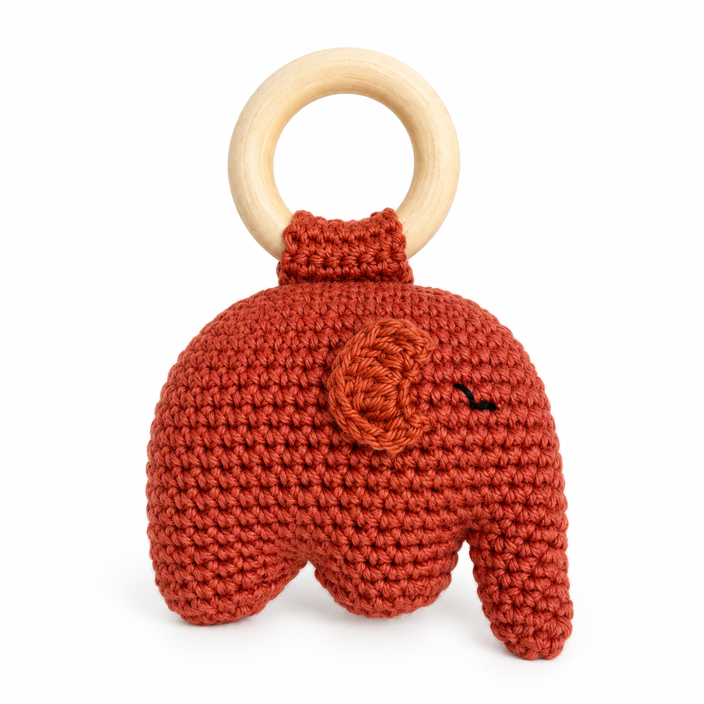 Sonajero elefante de crochet MONPETIT teja con aro de madera